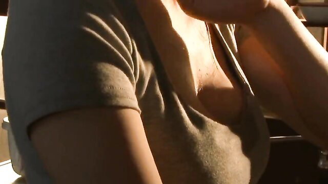 Stepmom cleavage in low-cut gray top, sunny tease