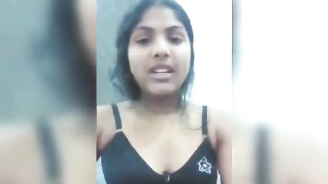 Indian amateur teen in black bra closeup selfie