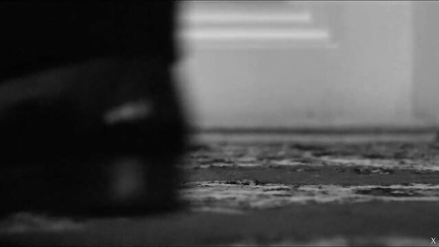 Anie Darling in latex domme pose, glamorous Czech babe dominates