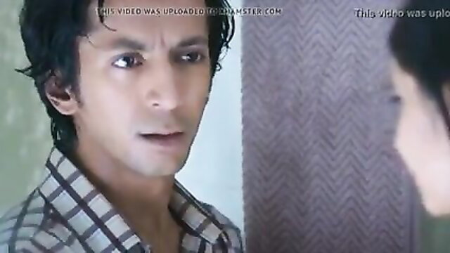 Hot Indian Malu aunty in steamy closeup face talk sex scene