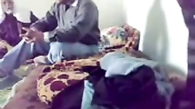 Arab floozy bare fingered by men in amateur group scene