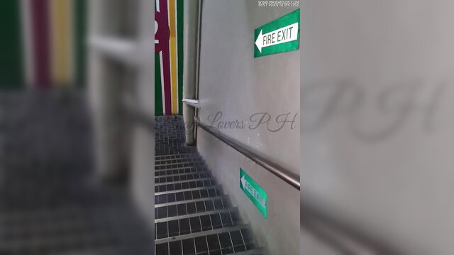 Amateur public sex in mall fire exit stairs, almost caught
