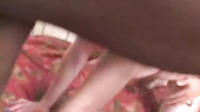 Supersexy Granny satisfied by BBC closeup pussy pounding