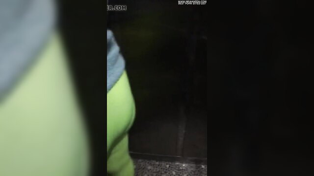 Hot ass in tight green spandex leggings in public elevator