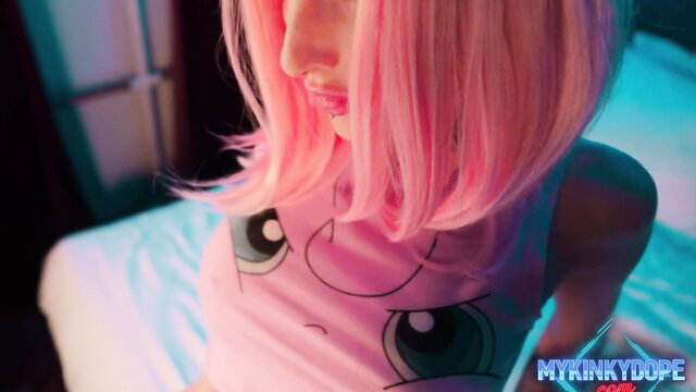 Pink-haired cosplay girl in tight Jigglypuff top teases with bad dragon dildo play