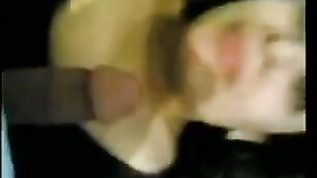 Blonde mistress fucked by lover, amateur video closeup