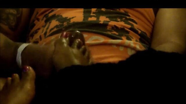 Ebony babe's sexy soles and toes in closeup footjob tease