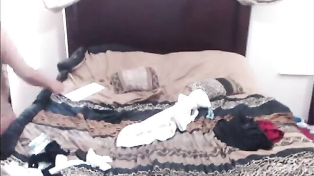 Chun Li cosplay Asian big ass bent over bed nude tease