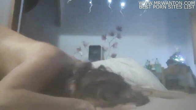 Hot Italian MILF Godoooooo fingering pussy on bed