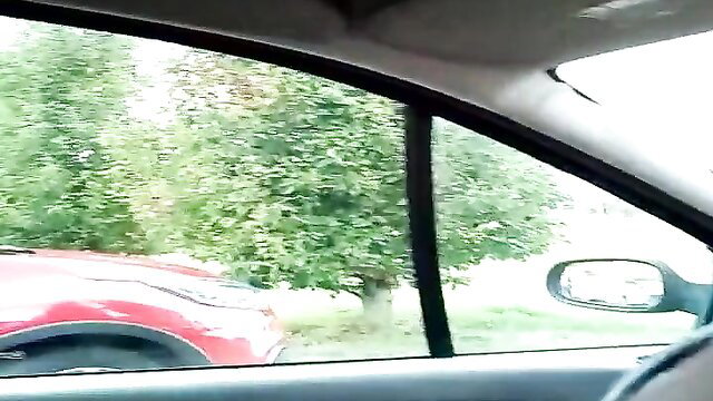 Amateur couple car sex on commercial parking lot