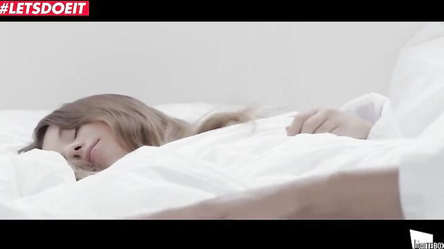 Taylor Sands sleeping nude in bed for morning sex