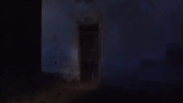 Bambola double penetration in Prede di Guerra 1945 adult scene