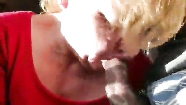 GILF giving gumjob to BBC, gulping cum closeup