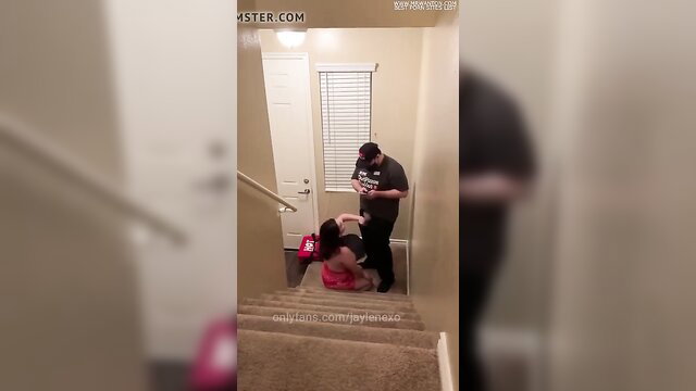 Jaylenexo seduces pizza guy, sucks and fucks on stairs