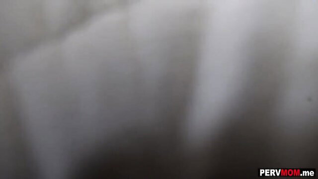 Brittany Andrews blurry stepmom preggo creampie scene