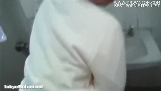Japanese JK援交 girl in white robe giving raw blowjob uncensored