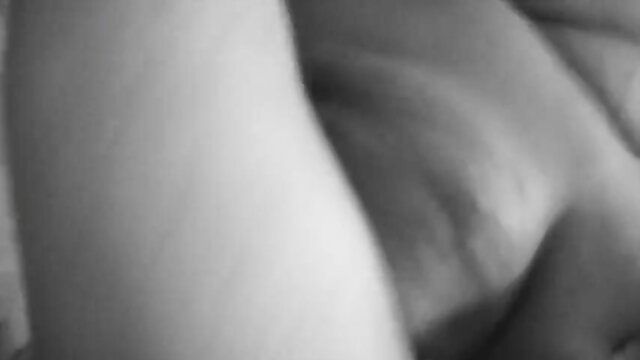 SSBBW's massive 100-inch ass cheeks spread in closeup tease