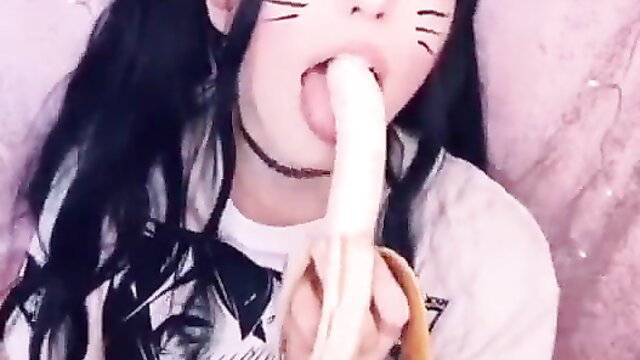 Belle Delphine sucking banana deepthroat cosplay tease