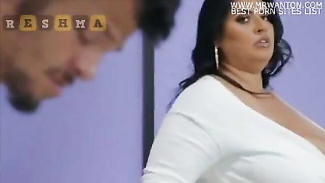 Curvy Indian Bhabhi in white dress with man, best porn sites list