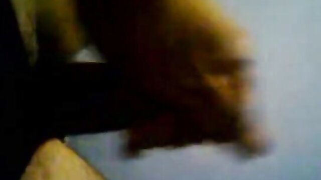 Blurry Indian amateur closeup of brown skin woman sucking thick cock