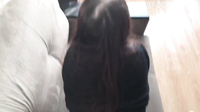 LeoKleo wife from behind, long dark hair, sitting nude homemade view