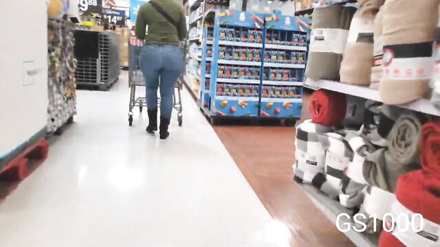 Thick ebony woman with perfect big ass in tight jeans walking in store