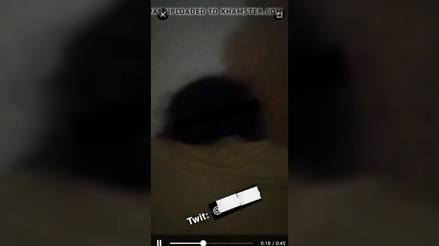 Blurry amateur Egyptian teen flashes pussy on bed