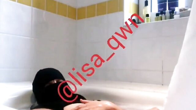 Niqab woman in hijab mask bathes nude in tub, hot amateur solo tease