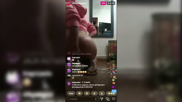 Thick Colombian girl twerking huge ass live on Instagram
