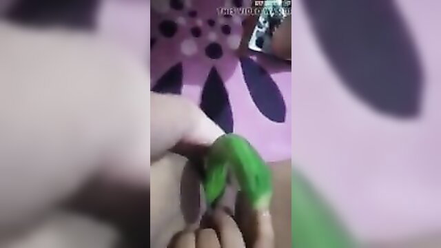 Tunisian arab hand stroking green dildo closeup amateur porn thumbnail