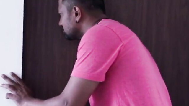 Akeli Bhabi in tight pink tee bends over teasing curves