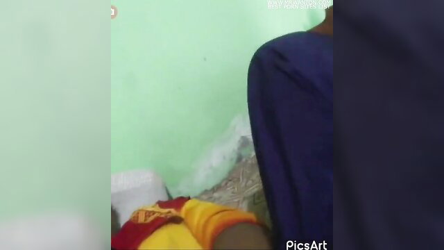 Nisha Indian amateur exposing nude body in explicit pose