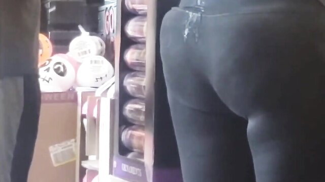 Fat black booty in tight leggings with messy cum rip at gumball machine