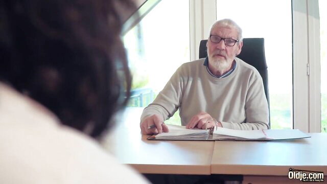 Mia Navarro seduces old man in office, Oldje teen oldman sex