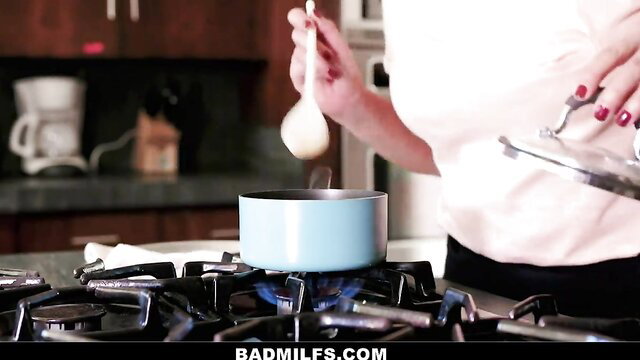 Ryan Keely cooking in kitchen, big tits MILF stepmom thumbnail