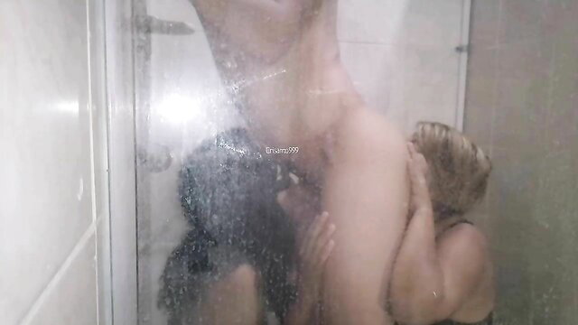 Homemade shower sex with busty blonde MILF and man caught by in-laws