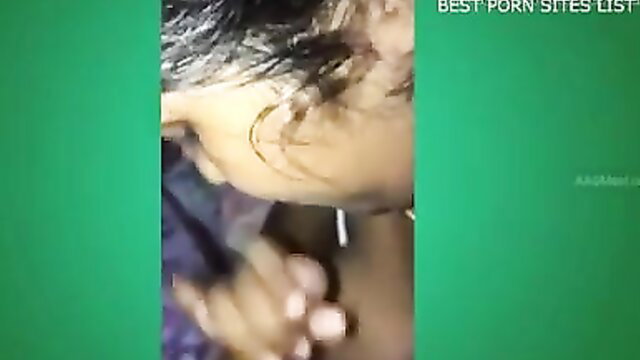 Closeup of Sri Lankan Kalutara girl sucking cock amateur style