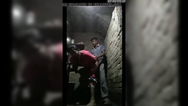 Indian amateur Nitu Paswan fucked doggystyle by Rashid Miya