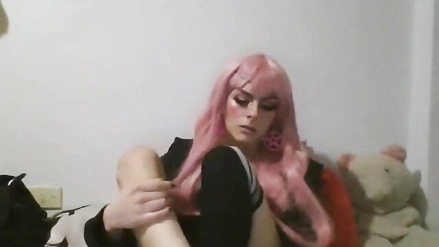 Badwitchai Saturnhime pink-haired camgirl posing seductively