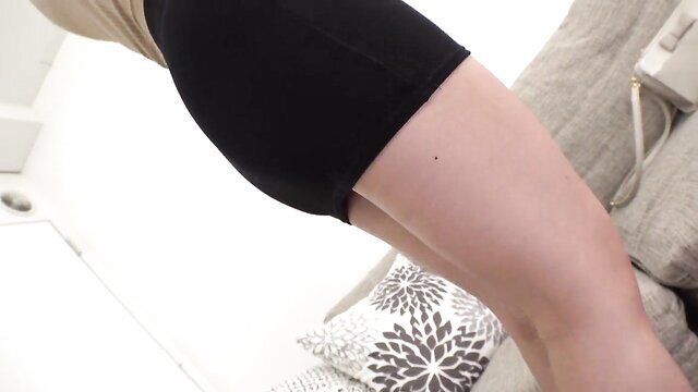 Otsu Alice bent over in tight black shorts, thick thighs tease