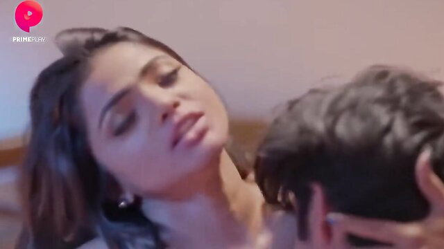 Indian MILF in hot closeup kiss embrace from Primeplay web series