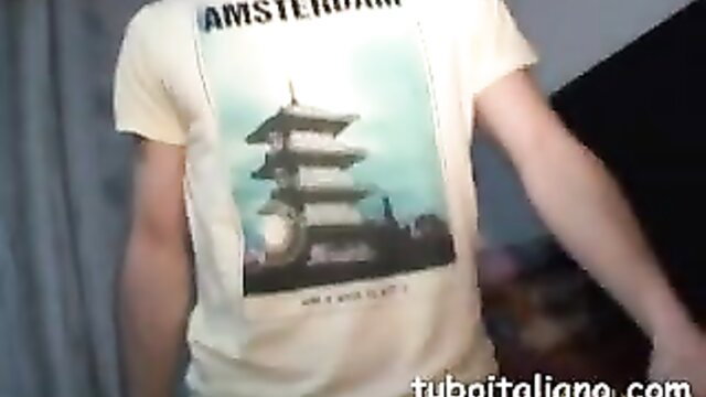 Amateur Italian guy in Amsterdam pagoda t-shirt, back view tease