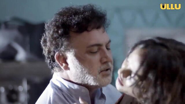 Indian big boobs couple kissing passionately in Ullu webseries