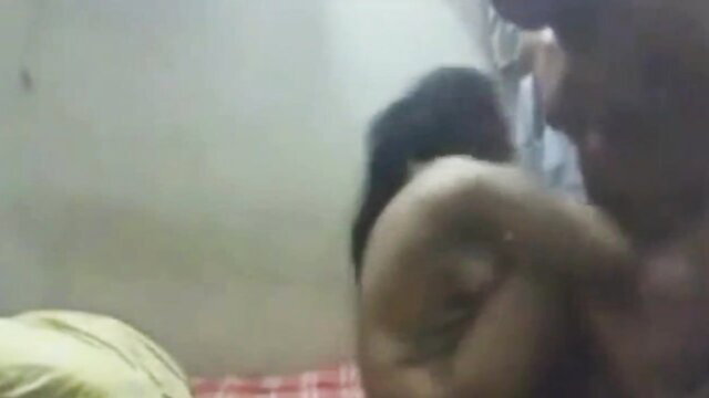 Deshi arousing girl cuddles buff boyfriend in intimate Indian homemade porn