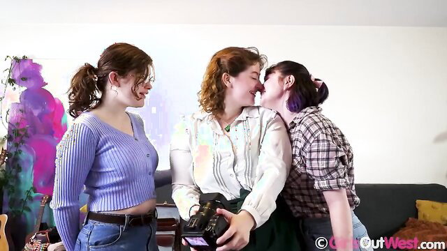 Amelia P, Emberly, Lacey Taylor lesbian kiss threesome