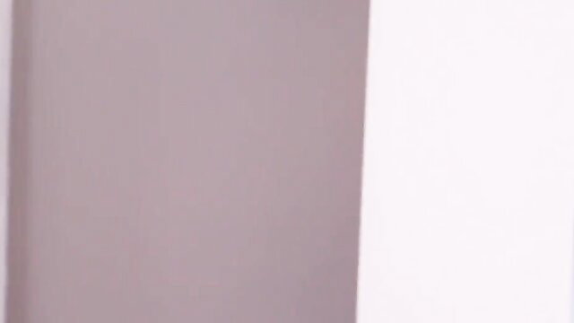 Mature lady's ass stretched wide by Black deepthroater in HD