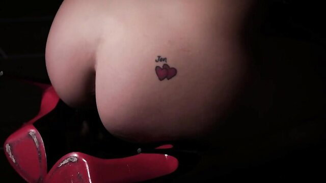 Hot stepsis shows off big ass with 'Jen' heart tattoo at wild college party