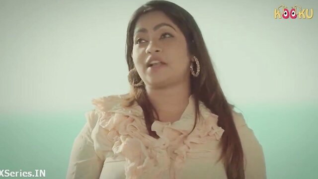 Curvy Indian MILF in frilly blouse with big tits, earrings, long hair