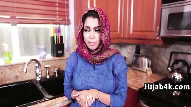 Ada Sanchez in seductive hijab in kitchen, tempting Muslim snatch