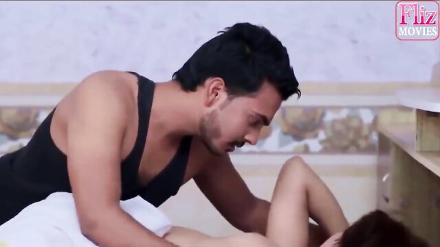 Indian Desi couple in missionary sex, hot mommy pussy pounded